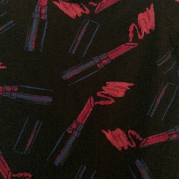 Lipstick LuLaRoe Classic Tee - XXS NWOT - Picture 2 of 4